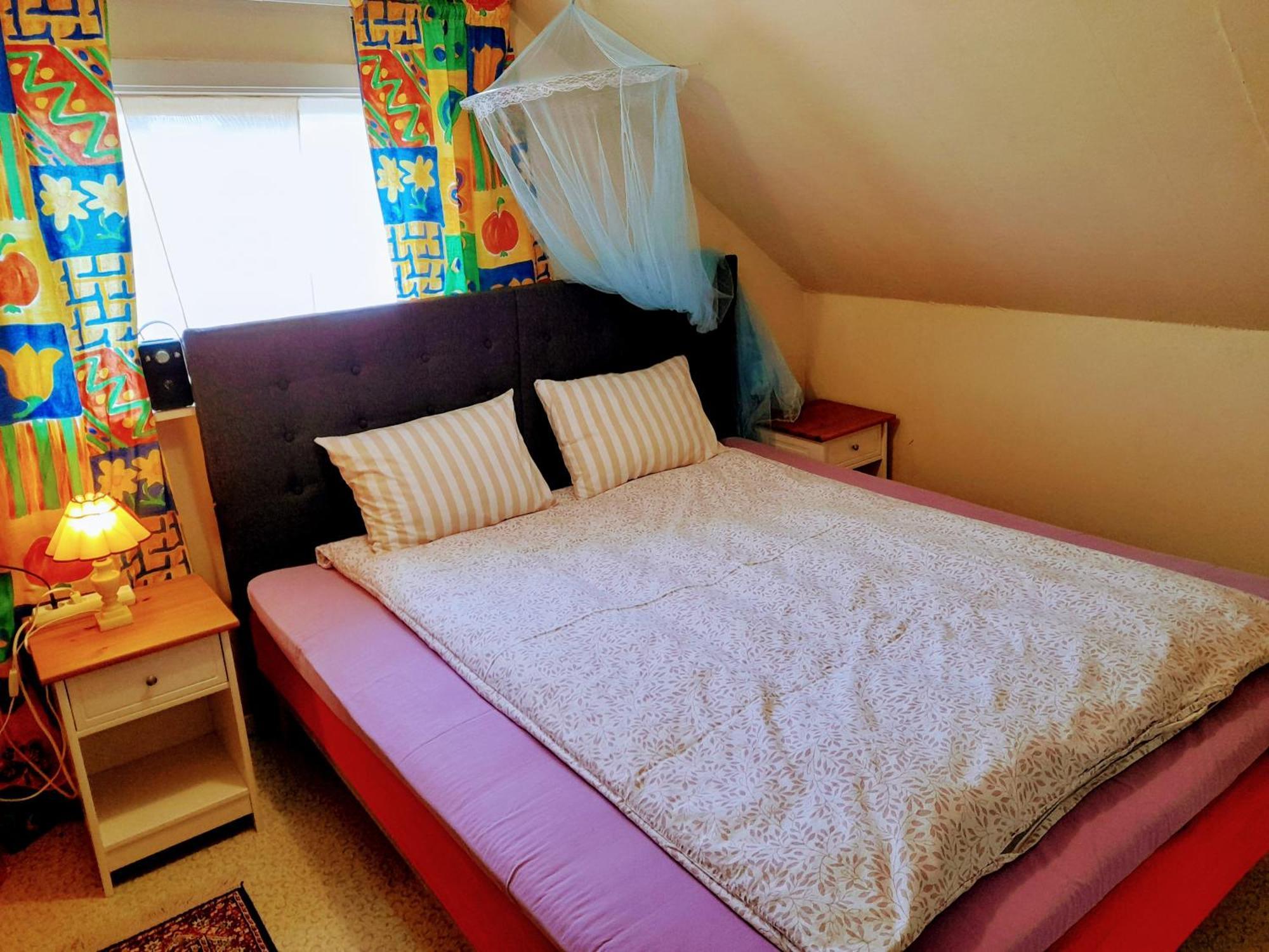 Homestay Small Bedroom, Outside Toilet, Shower Kitchen, 120 M From Sandbach Bracke (Jamtland)